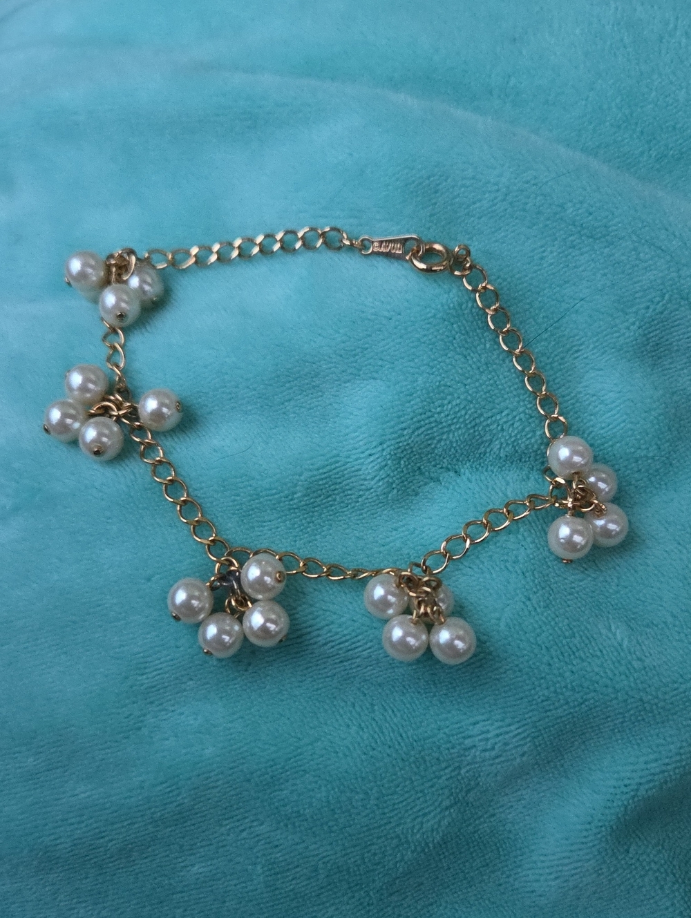 Vintage Avon Signed Pearlessence Cluster Collection Bracelet.